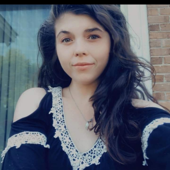 Meet your Posher, Sara - Picture 4 of 5